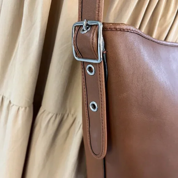Coach Bucket Bag in Brown - Picture 3 of 9